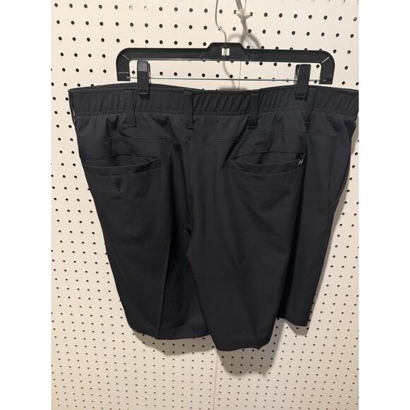 Under Armour Men’s Golf Shorts – Black – Size 40 - Picture 3 of 3